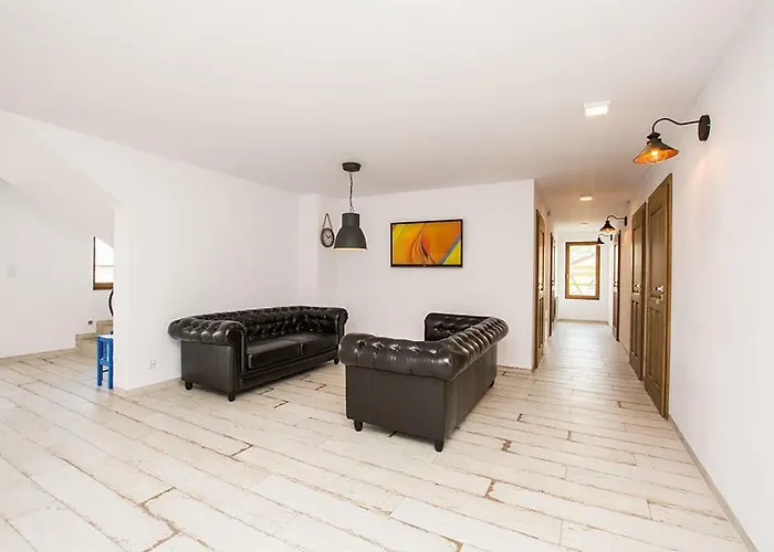 Pod Zaglami 民宿 罗威